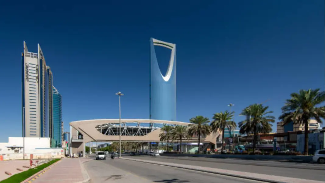 مركز المملكة بالرياض | مركز تسوق فاخر وجسر المشاهدة وفندق فورسيزونز — photo 2