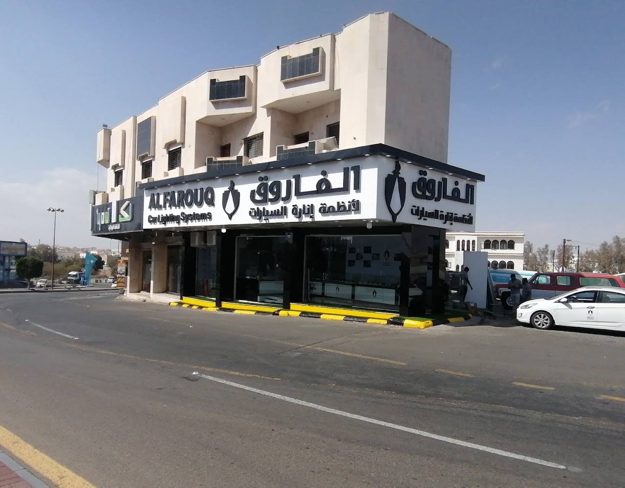 فاروق لأنظمة إضاءة السيارات